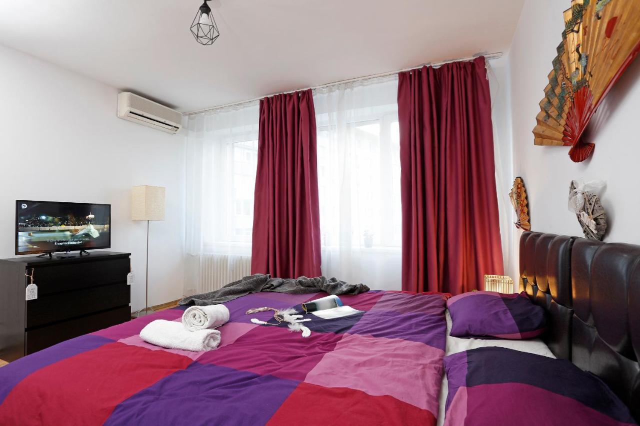 Central Apartment Very Close To Old City Bucharest Exterior photo